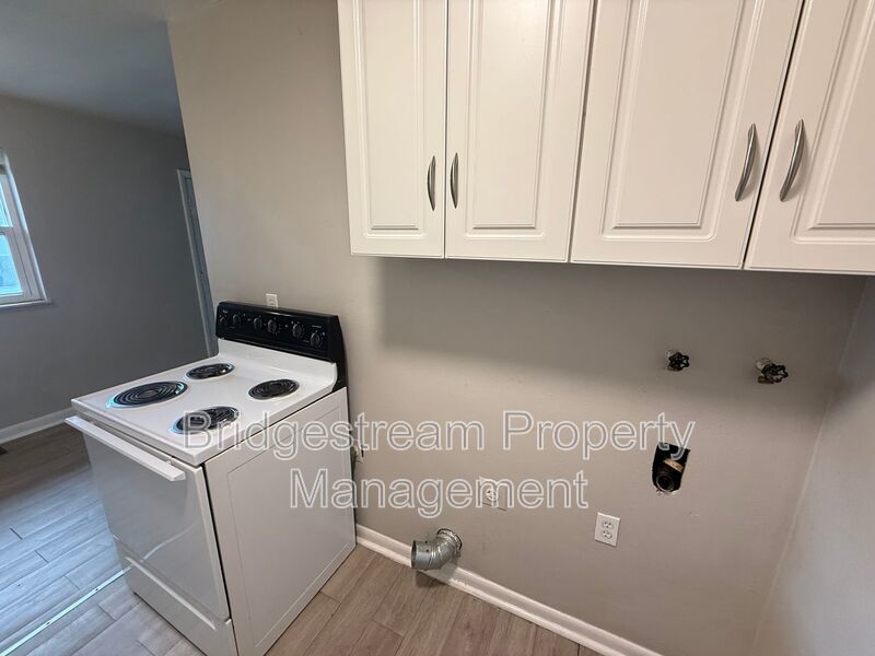 Cozy 1 Bed, 1 Bath Ranch Style Apartment property image