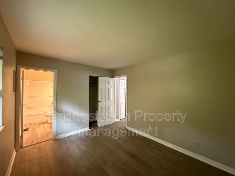 Cozy 1 Bed, 1 Bath Ranch Style Apartment property image