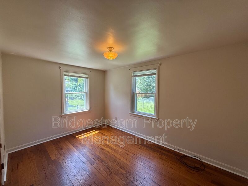 Cozy 2 Bed, 1 Bath Apartment in Xenia Now Available property image