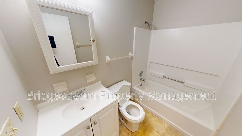 Cozy 2 Bed, 1 Bath Unit in Washington Township property image