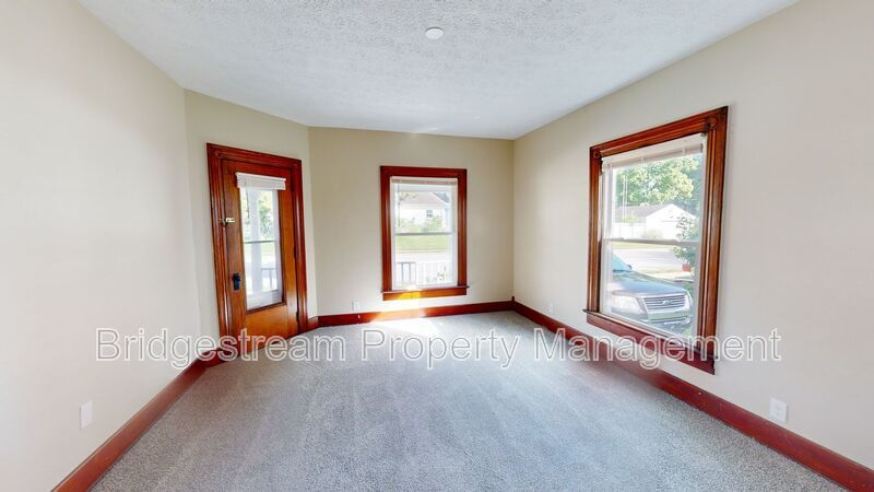 3 Bedroom, 1.5 bath home with 2 car detached garage and basement in Brookville property image