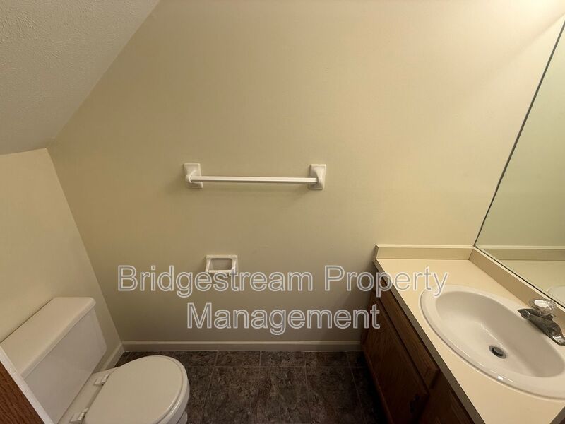 Cozy 2 Bed, 2.5 Bath Townhome in Kettering Now Available property image