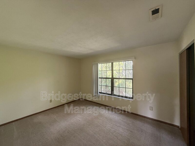 Cozy 2 Bed, 2.5 Bath Townhome in Kettering Now Available property image
