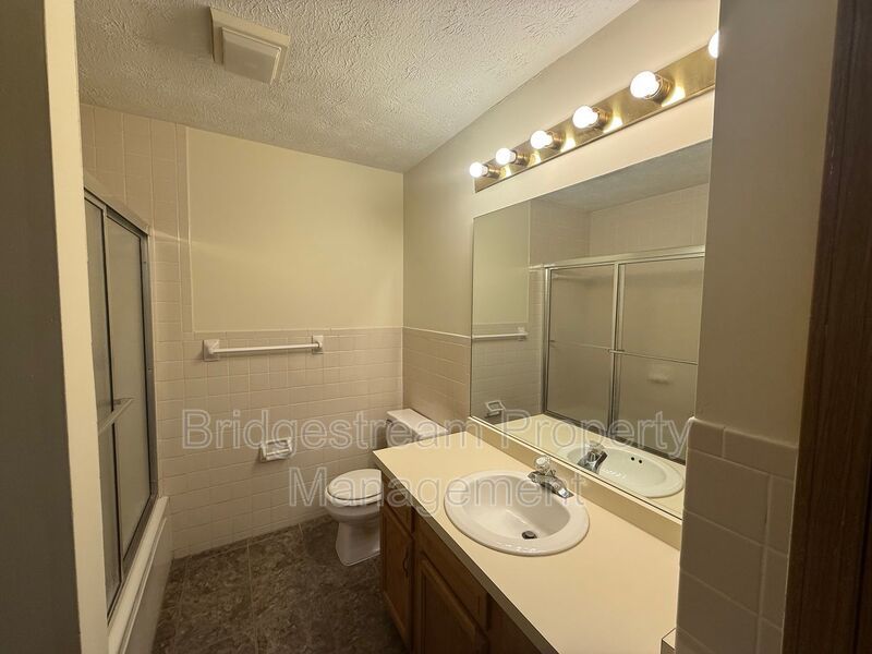 Cozy 2 Bed, 2.5 Bath Townhome in Kettering Now Available property image
