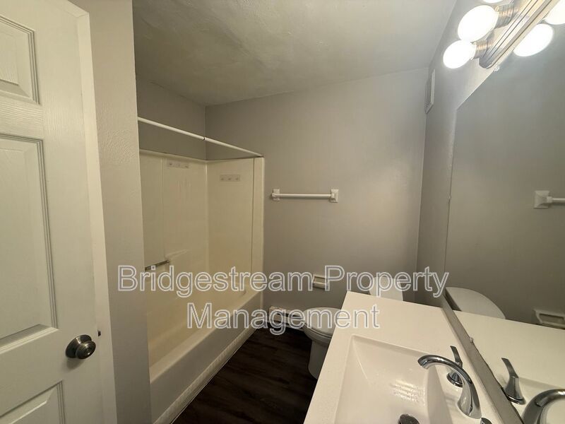 Cozy 2 Bed, 1 Bath Downstairs Apartment Now Available property image