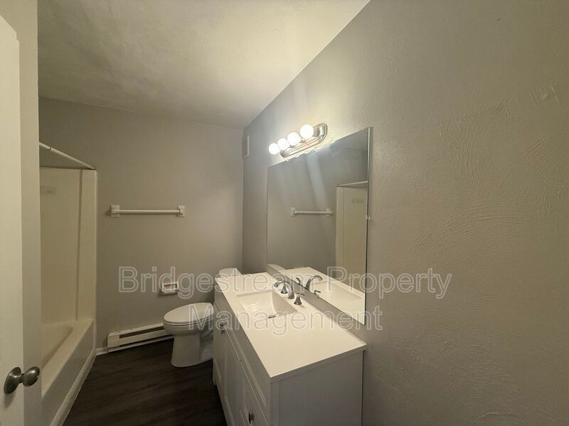 Cozy 2 Bed, 1 Bath Downstairs Apartment Now Available property image