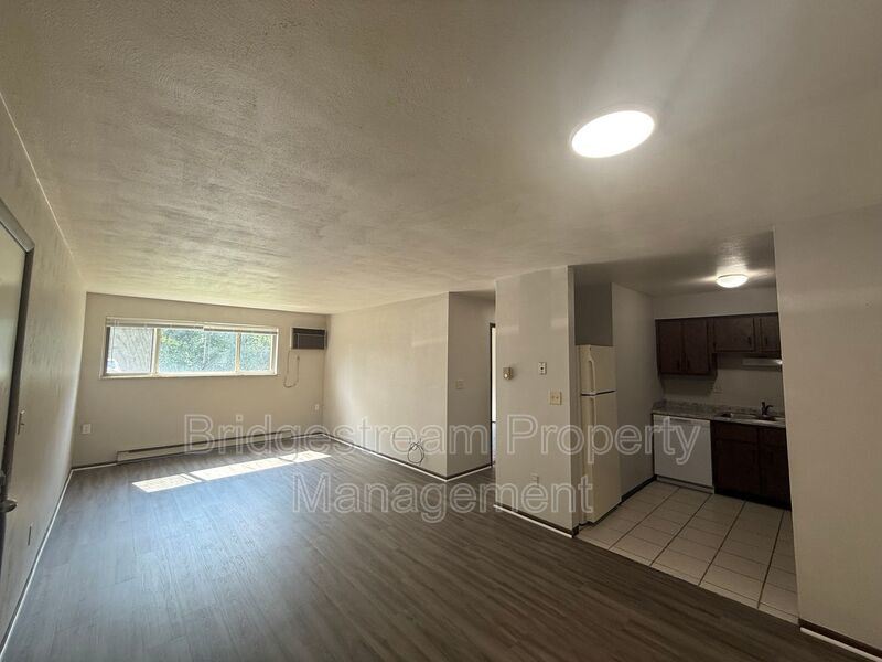 Cozy 2 Bed, 1 Bath Downstairs Unit Now Available property image