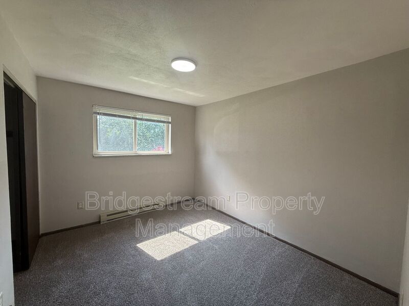 Cozy 2 Bed, 1 Bath Downstairs Unit Now Available property image