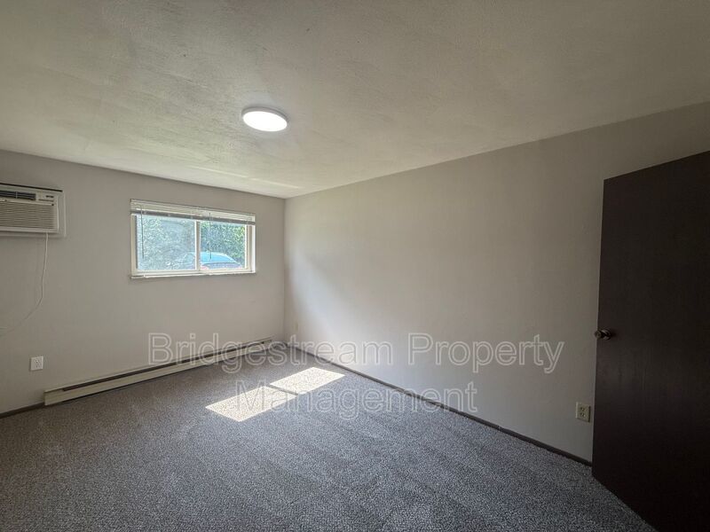 Cozy 2 Bed, 1 Bath Downstairs Unit Now Available property image