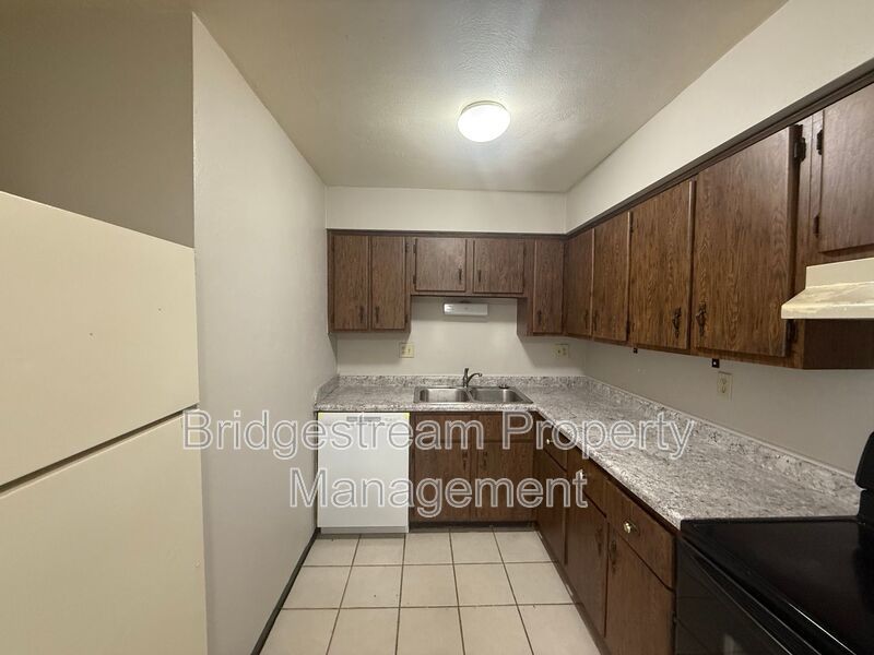 Cozy 2 Bed, 1 Bath Downstairs Unit Now Available property image