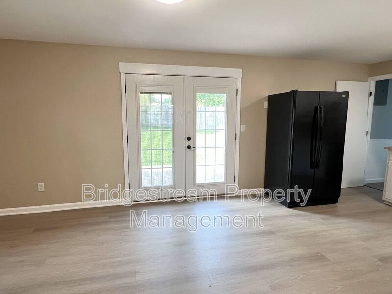 STUNNING, updated 3 bed, 1.5 bath ranch style home in Huber Heights near Rushmore Elementary property image