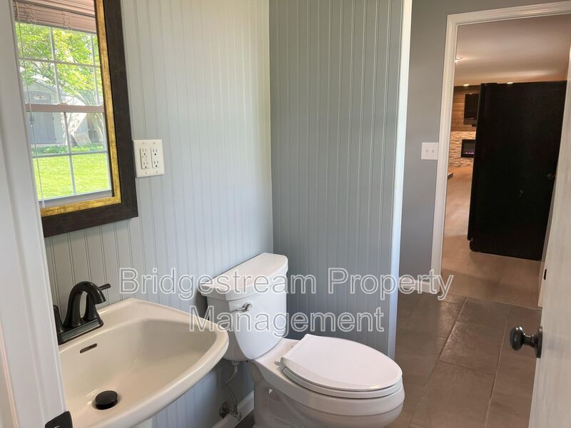 STUNNING, updated 3 bed, 1.5 bath ranch style home in Huber Heights near Rushmore Elementary property image