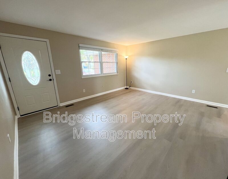 STUNNING, updated 3 bed, 1.5 bath ranch style home in Huber Heights near Rushmore Elementary property image