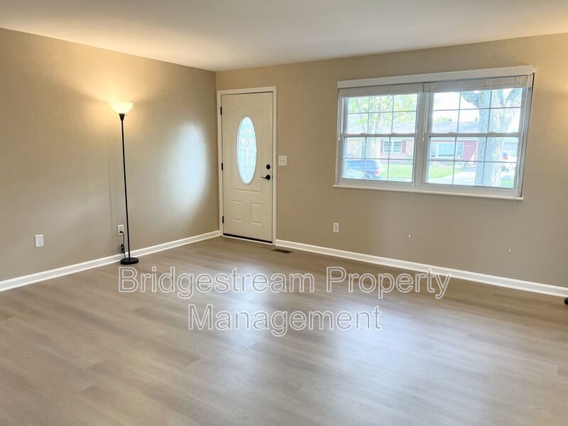 STUNNING, updated 3 bed, 1.5 bath ranch style home in Huber Heights near Rushmore Elementary property image