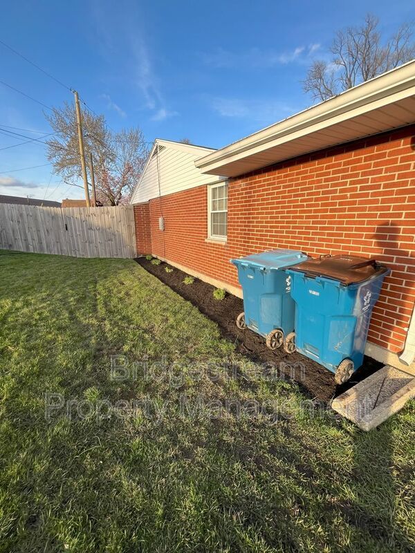 STUNNING, updated 3 bed, 1.5 bath ranch style home in Huber Heights near Rushmore Elementary property image