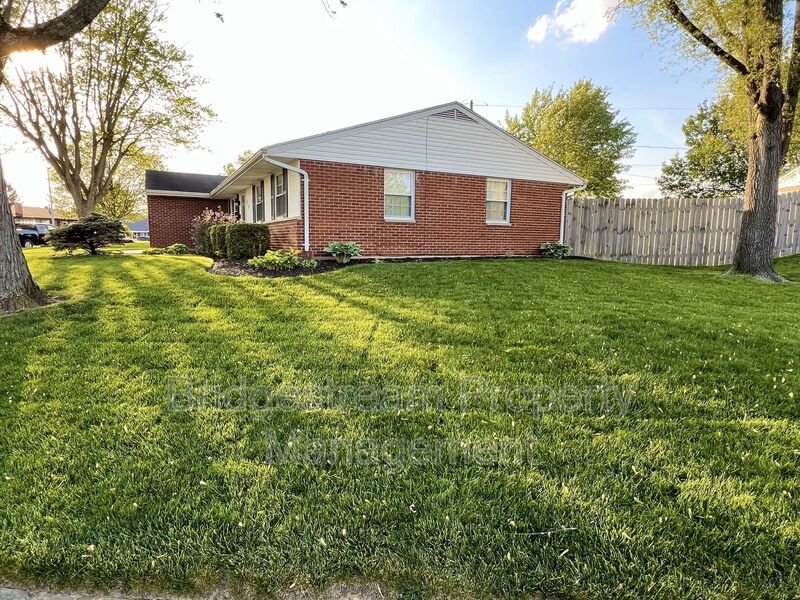 STUNNING, updated 3 bed, 1.5 bath ranch style home in Huber Heights near Rushmore Elementary property image