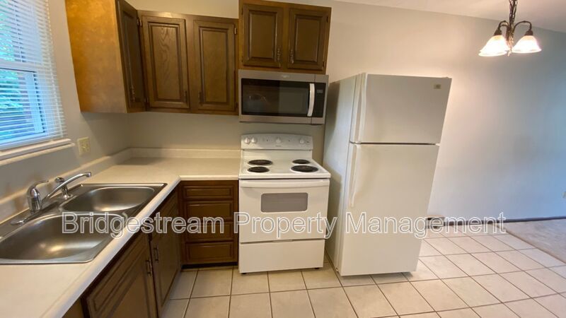 Cozy 2 Bed, 1 Bath Unit in Candlewood property image