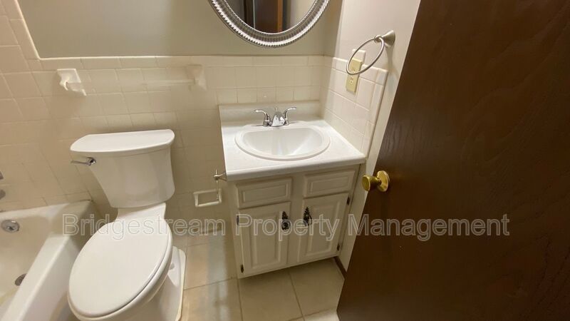 Cozy 2 Bed, 1 Bath Unit in Candlewood property image