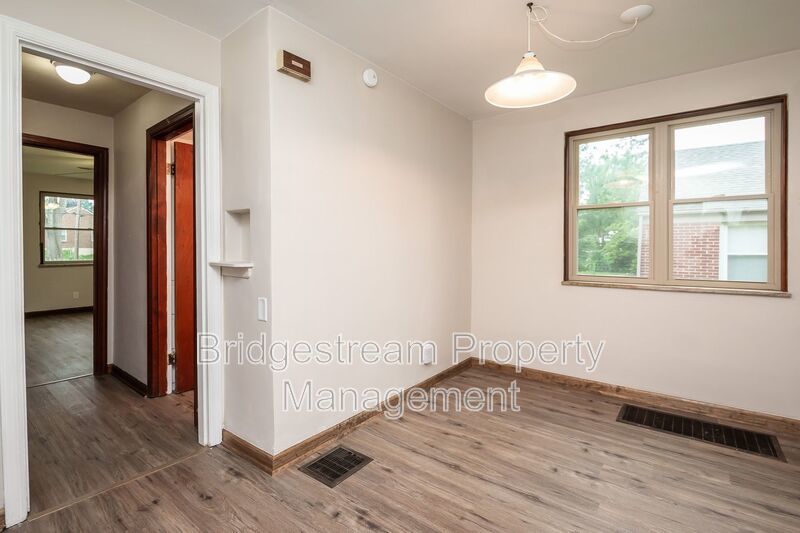 Cozy 1 Bedroom Apartment in Oakwood property image