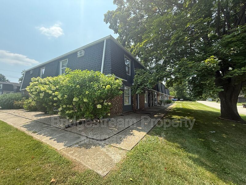 Cozy 1 Bed, 1 Bath Townhome in Fairborn property image
