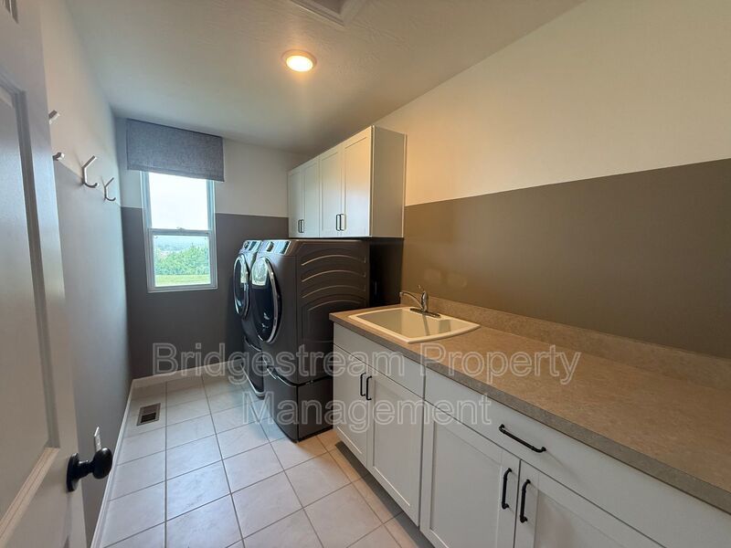 Beautiful Newly Built 4 Bed, 3 Bath Home Now Available property image