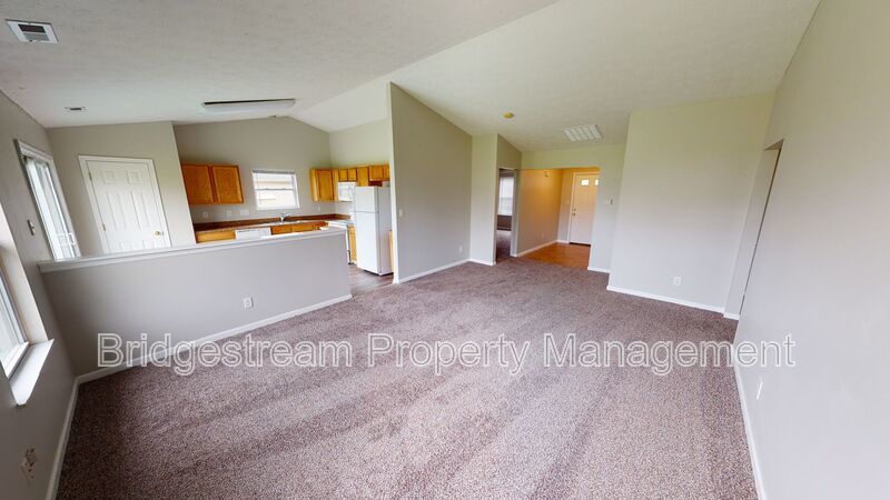 Spacious 3 Bed, 2 Bath Home with 2 Car Garage in Franklin property image