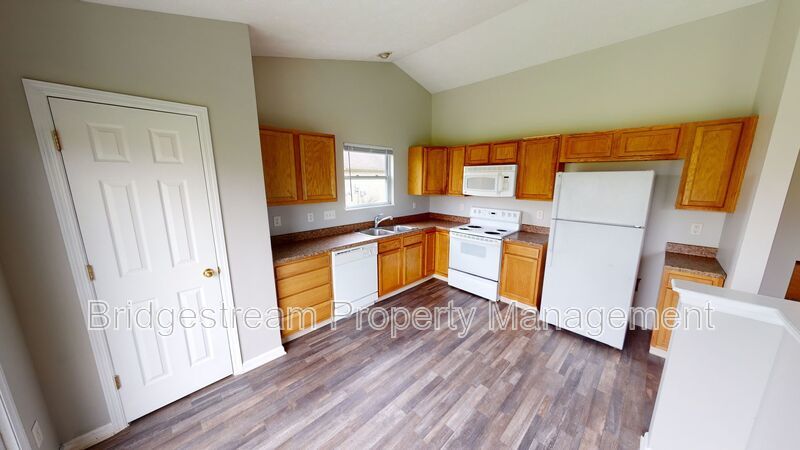 Spacious 3 Bed, 2 Bath Home with 2 Car Garage in Franklin property image