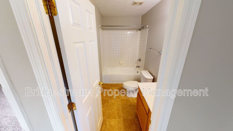 Spacious 3 Bed, 2 Bath Home with 2 Car Garage in Franklin property image
