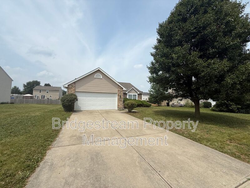 Spacious 3 Bed, 2 Bath Home with 2 Car Garage in Franklin property image