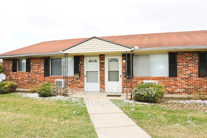 Cozy 2 Bed, 1 Bath Ranch Style Apartment property image