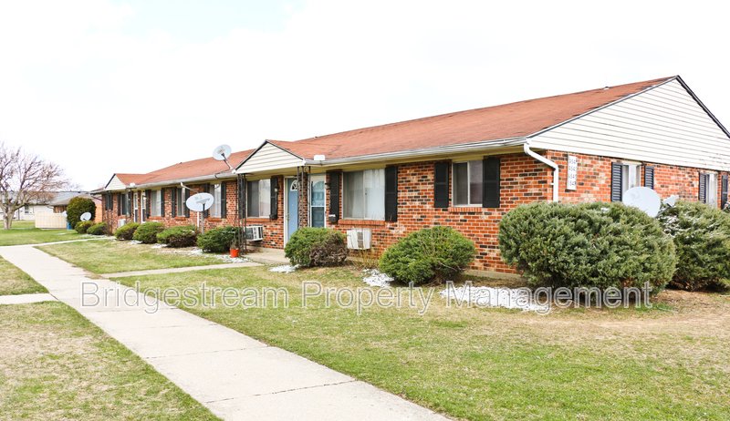 Cozy 2 Bed, 1 Bath Ranch Style Apartment property image