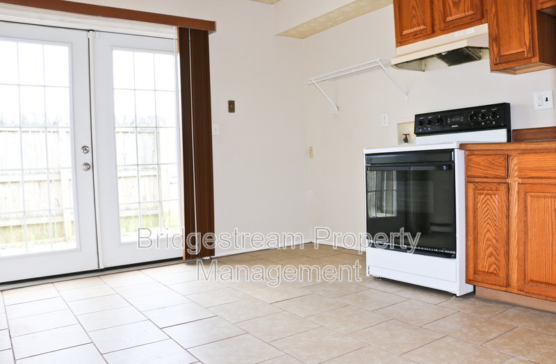 Cozy 2 Bed, 1 Bath Ranch Style Apartment property image