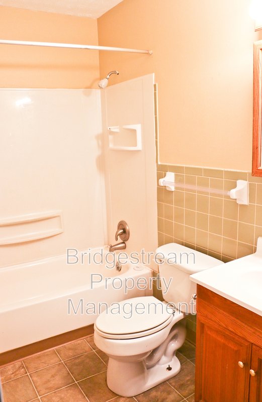 Cozy 2 Bed, 1 Bath Ranch Style Apartment property image