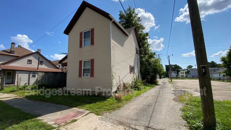 Cozy 2 Bed, 1.5 Bath Home in Dayton property image