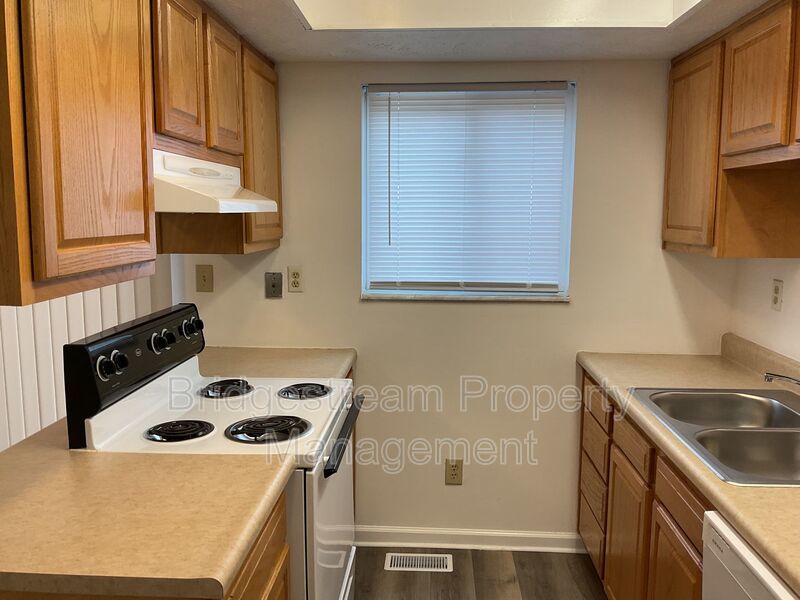 Cozy 2 Bed, 1.5 Bath Townhome in Vandalia property image