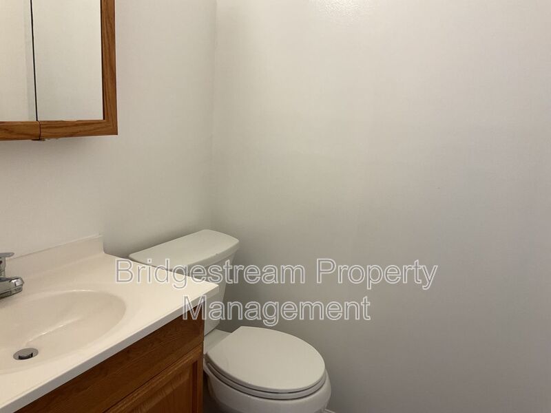 Cozy 2 Bed, 1.5 Bath Townhome in Vandalia property image