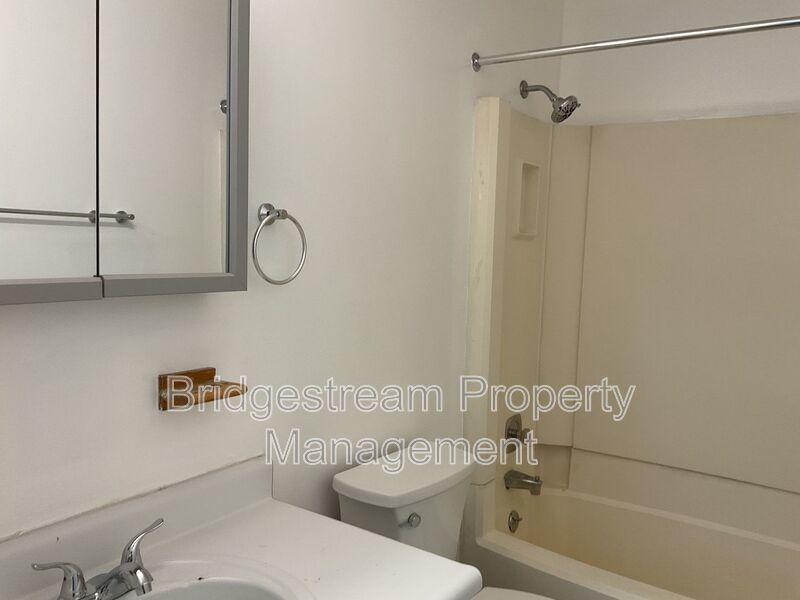 Cozy 2 Bed, 1.5 Bath Townhome in Vandalia property image