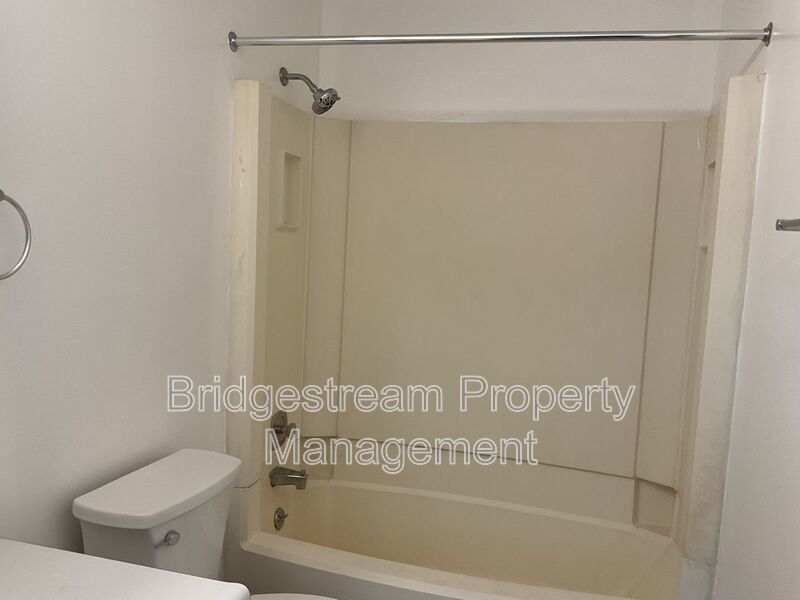 Cozy 2 Bed, 1.5 Bath Townhome in Vandalia property image