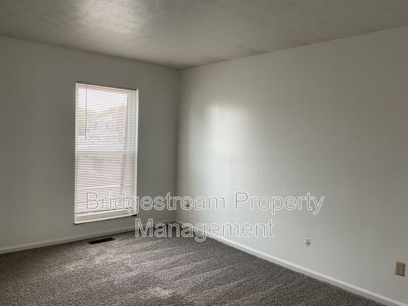 Cozy 2 Bed, 1.5 Bath Townhome in Vandalia property image