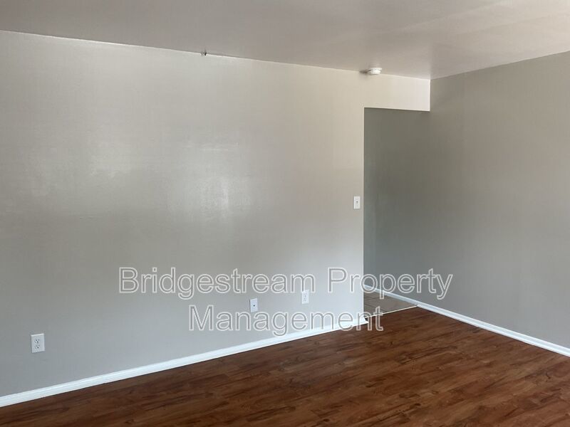 Cozy 2 Bed, 1 Bath Ranch Style Apartment in Huber Heights property image