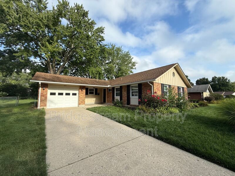 Beautiful 3 Bed, 2 Bath Home in Centerville with Fenced in Backyard property image