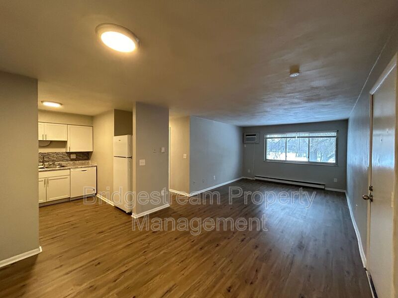 Newly Renovated 2 Bed, 1 Bath Upstairs Unit in Miamisburg property image