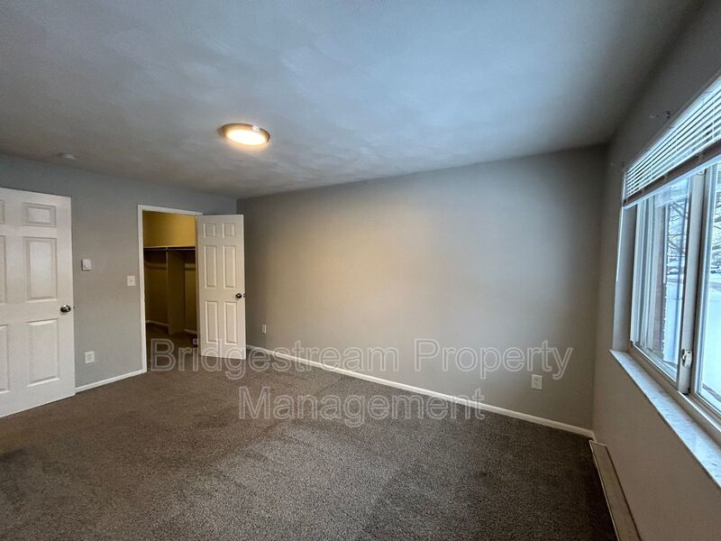 Newly Renovated 2 Bed, 1 Bath Upstairs Unit in Miamisburg property image
