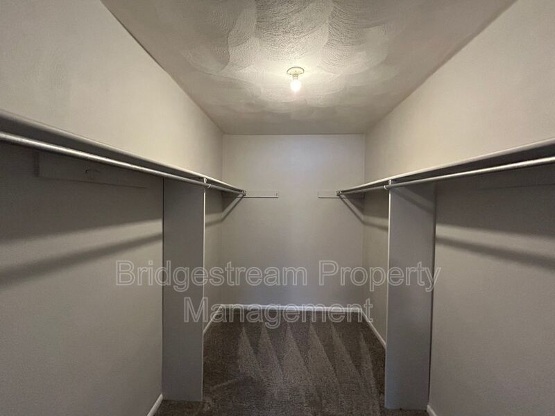 Newly Renovated 2 Bed, 1 Bath Upstairs Unit in Miamisburg property image