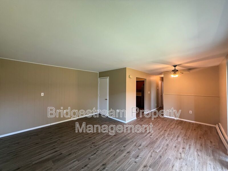 First Month's Rent-Free Move in Special - Cozy 2 Bed, 1 Bath Apartment in Fairborn Now Available property image