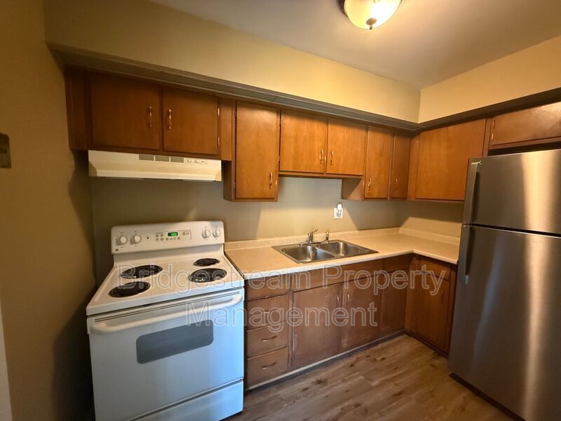 First Month's Rent-Free Move in Special - Cozy 2 Bed, 1 Bath Apartment in Fairborn Now Available property image