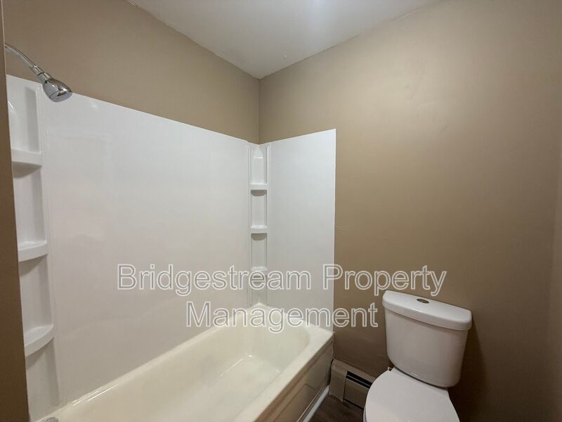 First Month's Rent-Free Move in Special - Cozy 2 Bed, 1 Bath Apartment in Fairborn Now Available property image