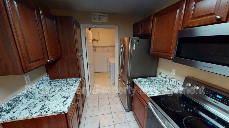 Beautiful 1st Floor 3 Bedroom, 2 Bath Condo with 1 Car Garage in Beavercreek property image