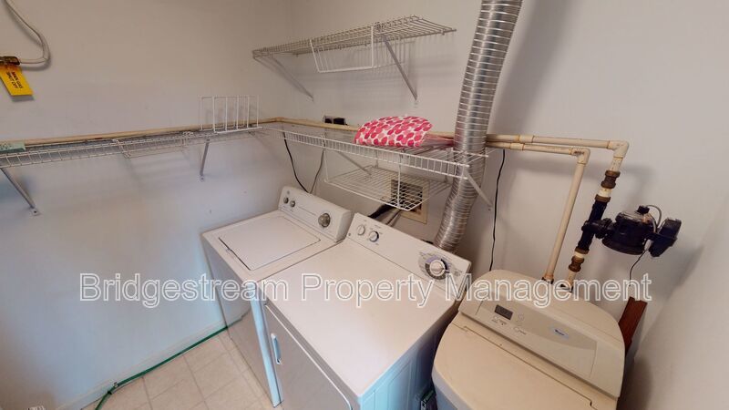 Beautiful 1st Floor 3 Bedroom, 2 Bath Condo with 1 Car Garage in Beavercreek property image