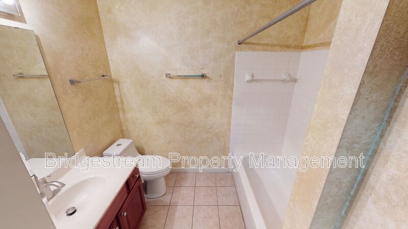 Beautiful 1st Floor 3 Bedroom, 2 Bath Condo with 1 Car Garage in Beavercreek property image